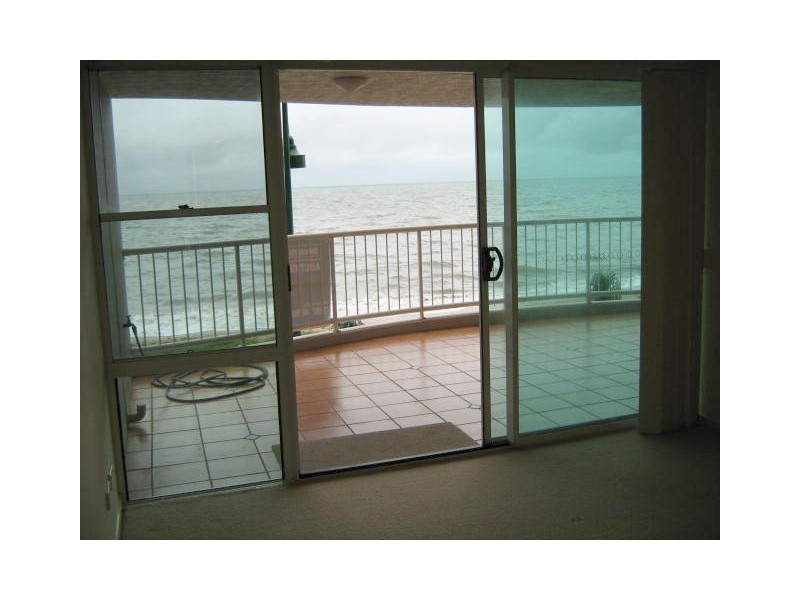 8/94 Prince Edward Parade, Redcliffe QLD 4020
