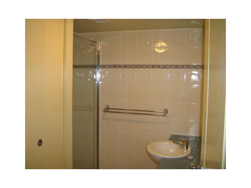 8/94 Prince Edward Parade, Redcliffe QLD 4020
