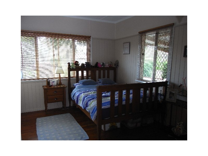 16 BRAMBLE ST, Woody Point QLD 4019