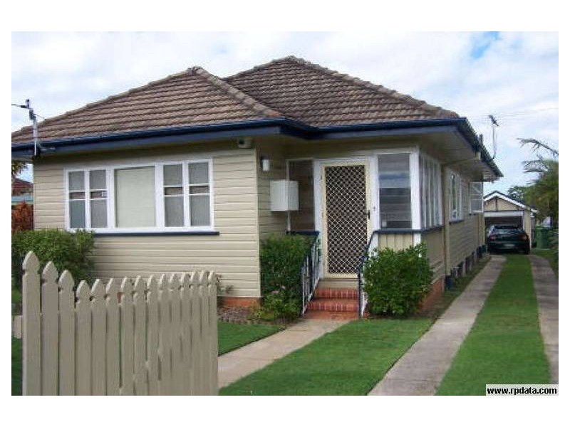 37 Hardiman Street, Woody Point QLD 4019