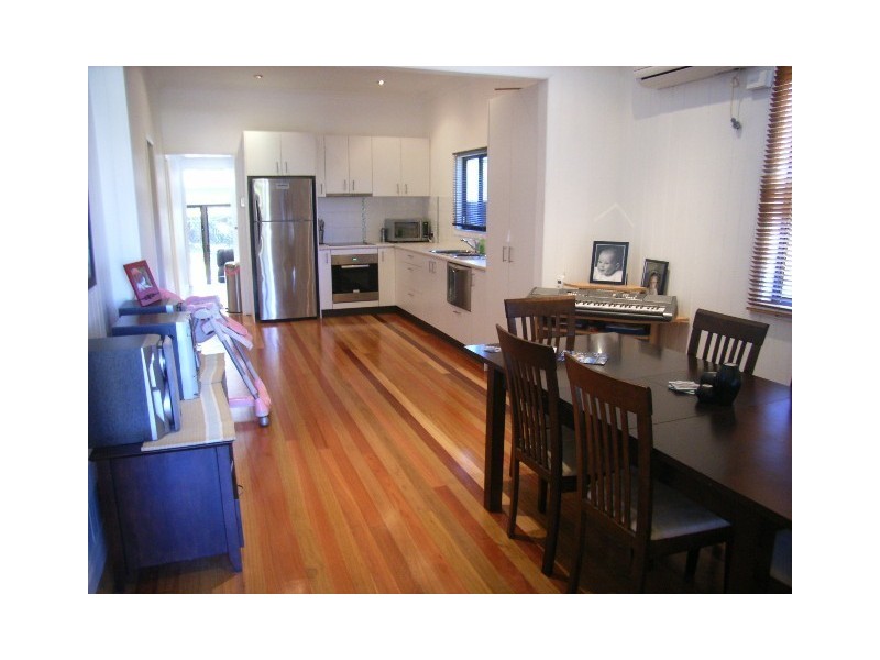 36 Queen Street, Scarborough QLD 4020