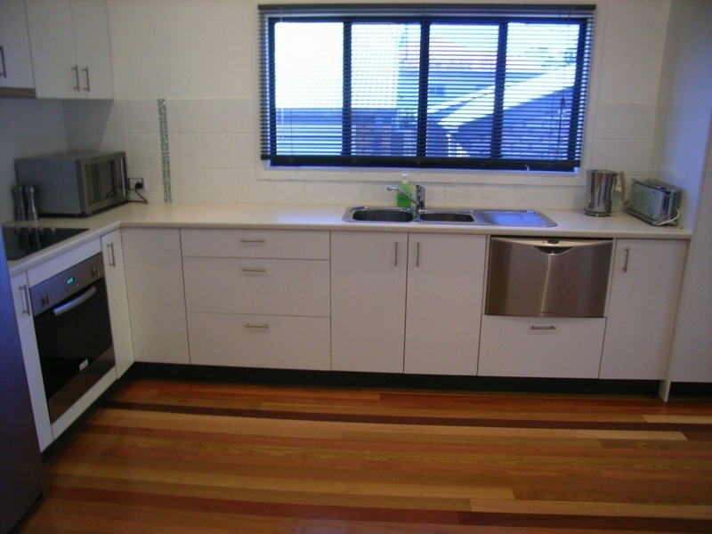 36 Queen Street, Scarborough QLD 4020