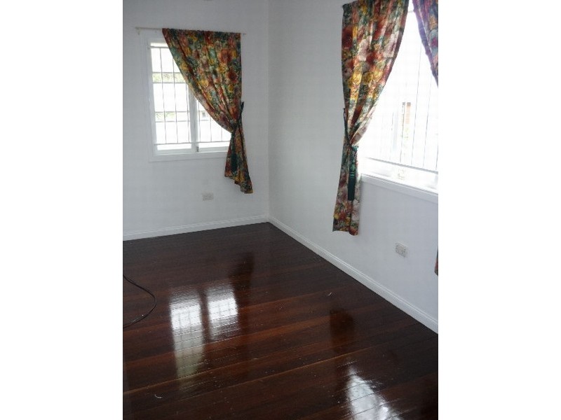 196 Scarborough Road, Scarborough QLD 4020