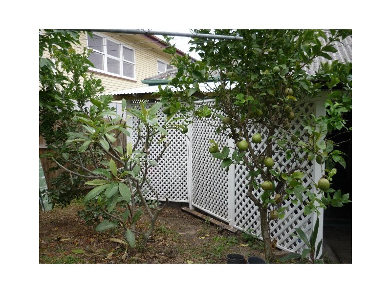 196 Scarborough Road, Scarborough QLD 4020