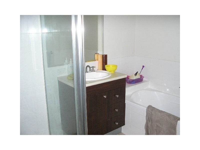 2/57 Higgs Street, Rothwell QLD 4022