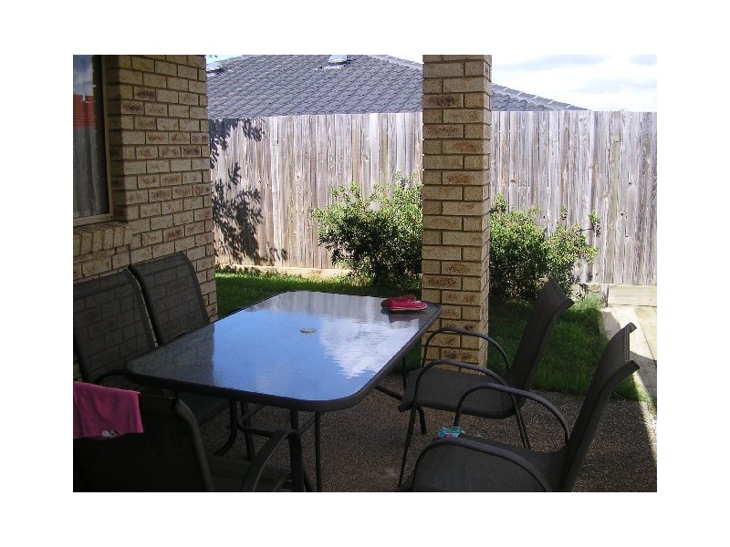 2/57 Higgs Street, Rothwell QLD 4022