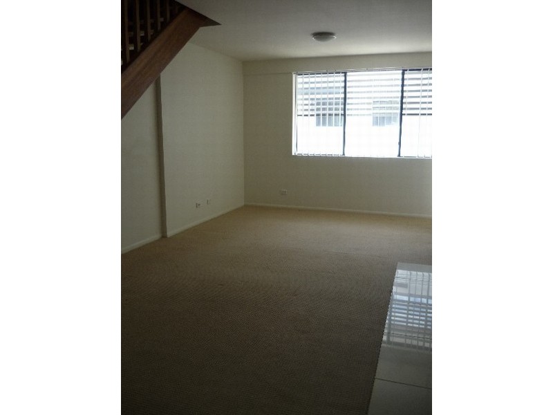 11/3 Macdonell, Margate QLD 4019