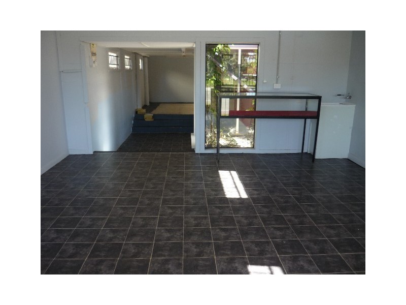 569 Oxley Ave, Scarborough QLD 4020