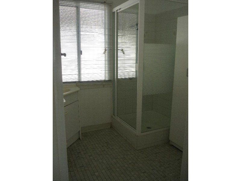 569 Oxley Ave, Scarborough QLD 4020