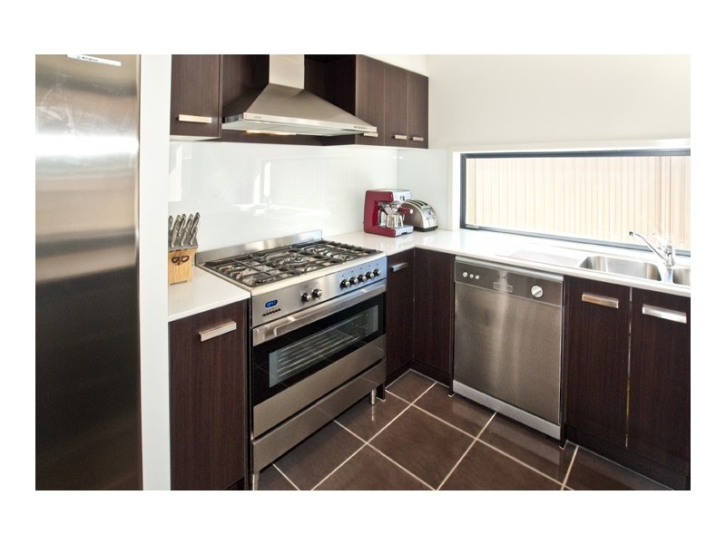 43 Lionheart Cres, Newport QLD 4020