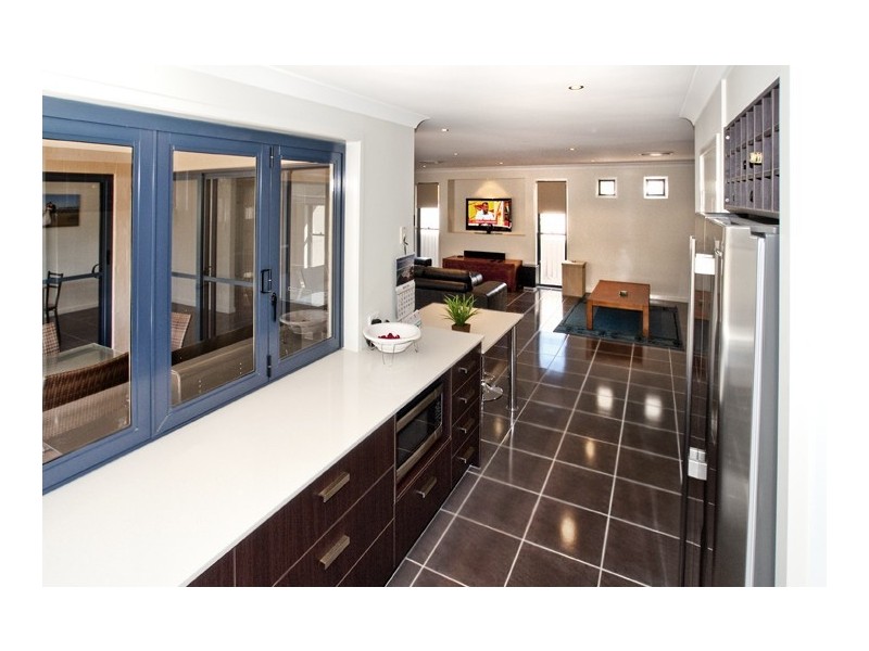 43 Lionheart Cres, Newport QLD 4020