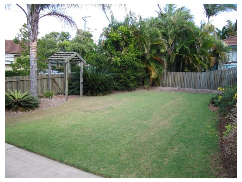 4 Kenbarry Street, Brighton QLD 4017