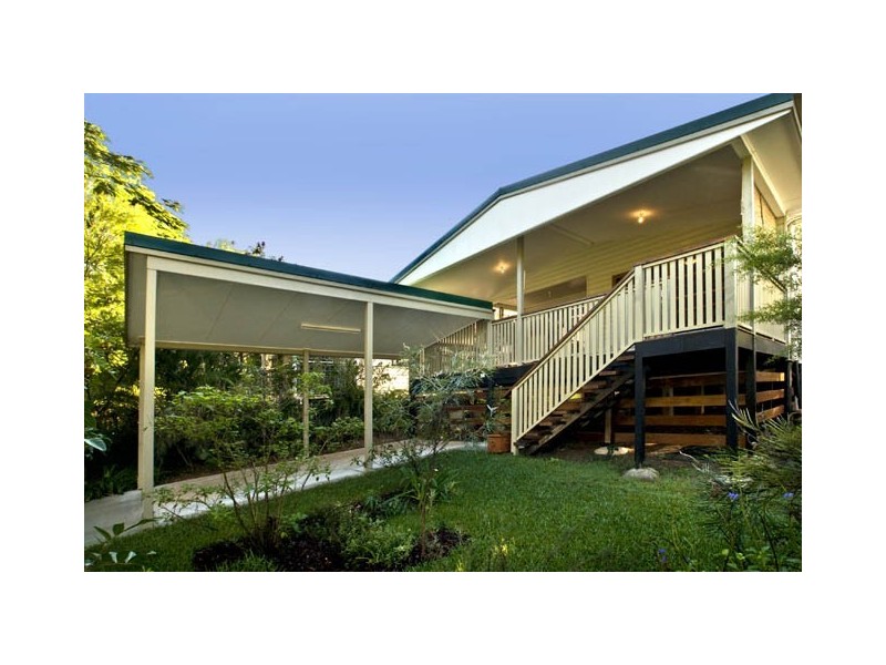 18 Wighton Street, Sandgate QLD 4017