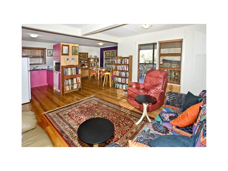 18 Wighton Street, Sandgate QLD 4017