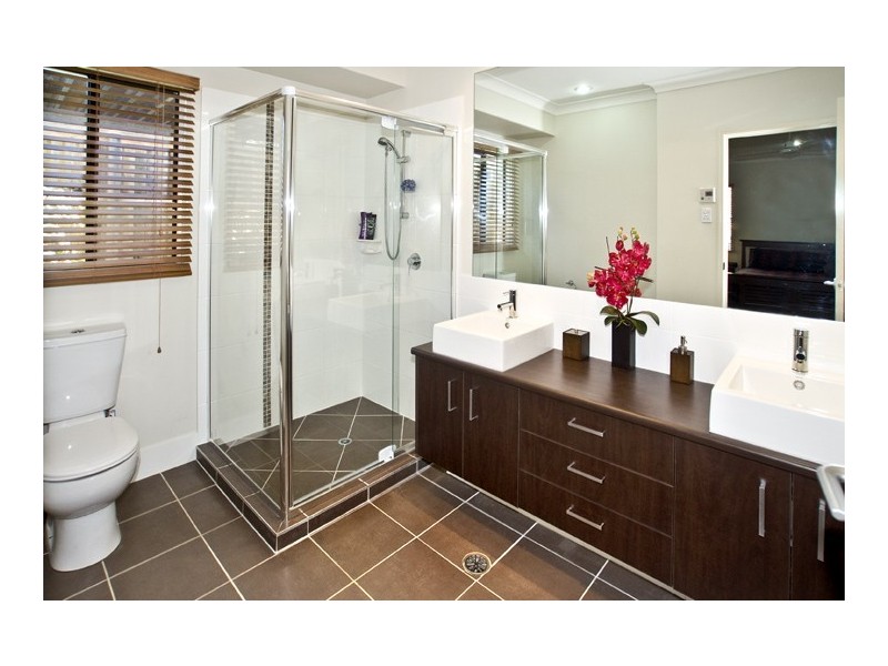 11 Venice Crescent, Brighton QLD 4017