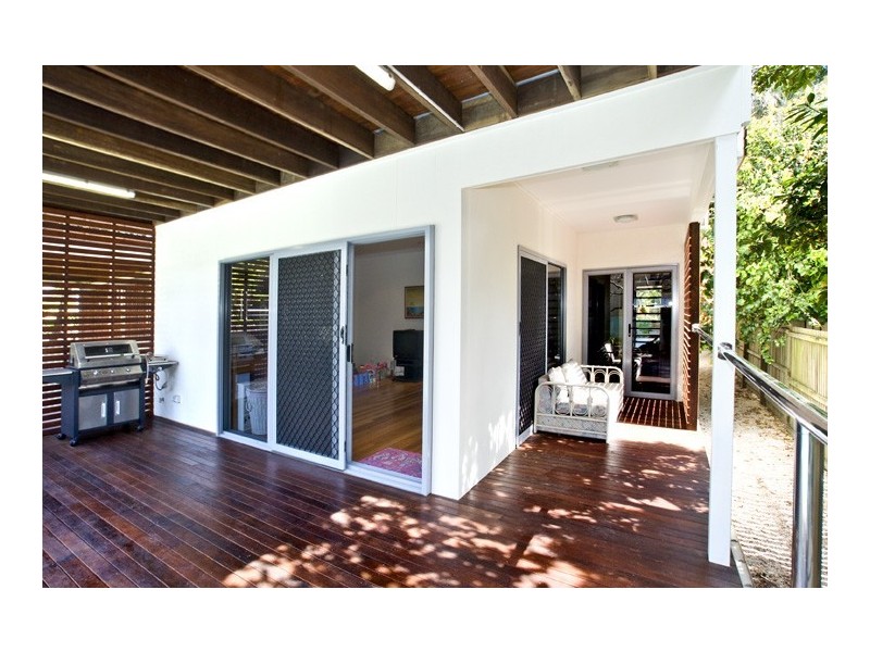 74 Palm Avenue, Shorncliffe QLD 4017