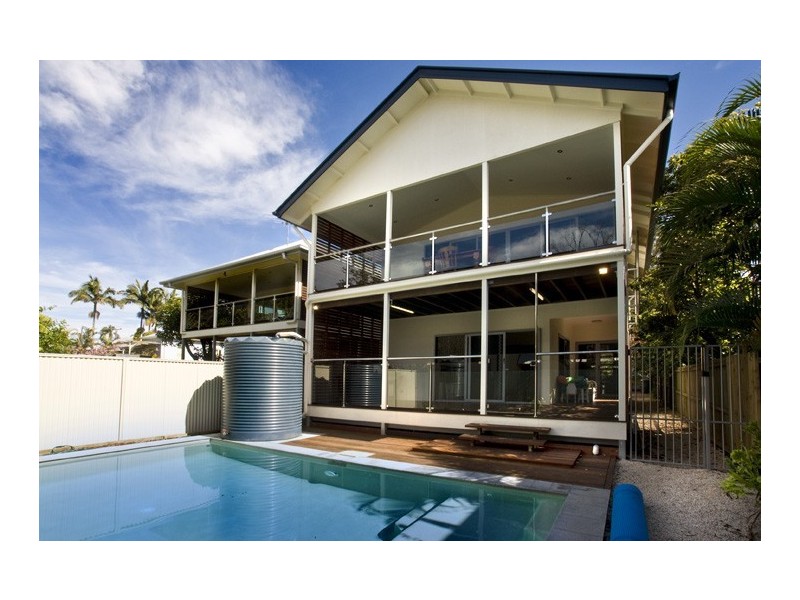 74 Palm Avenue, Shorncliffe QLD 4017