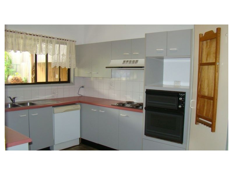 2 Champagne Street, Petrie QLD 4502