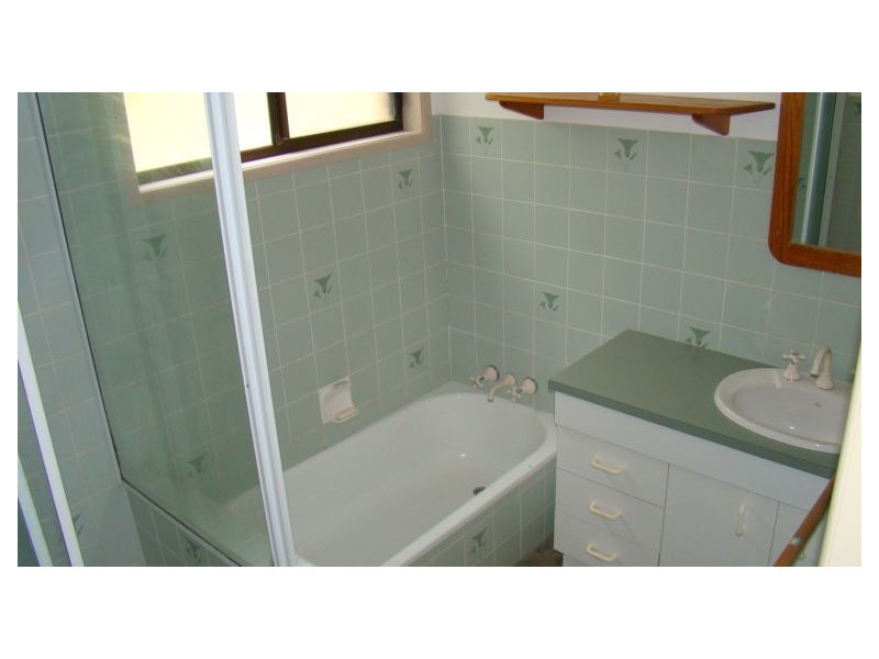 2 Champagne Street, Petrie QLD 4502