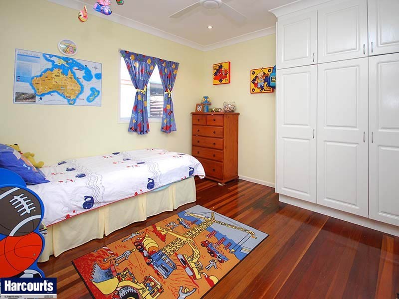 32 Saul Street, Brighton QLD 4017