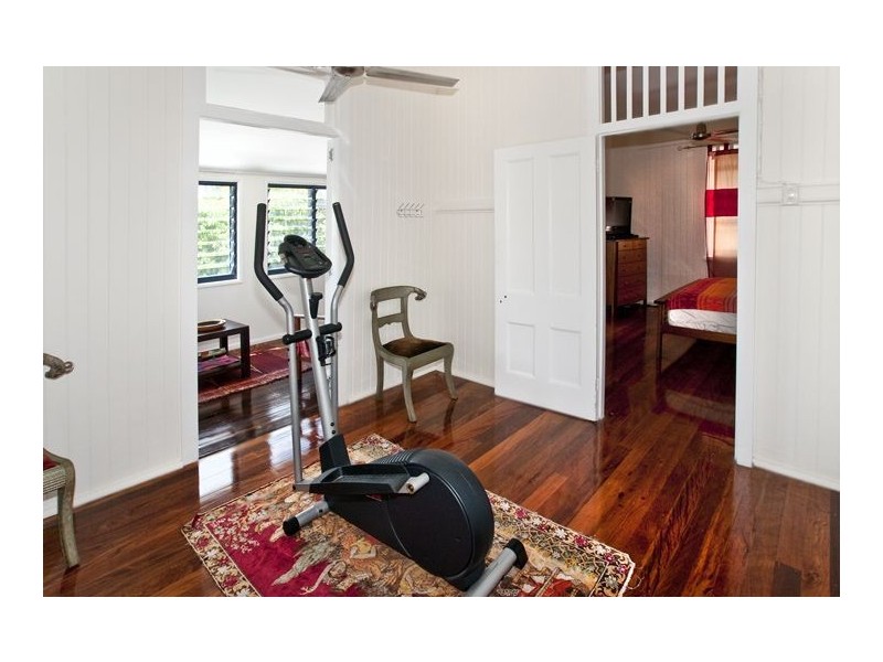 45 Perkins Street, Sandgate QLD 4017