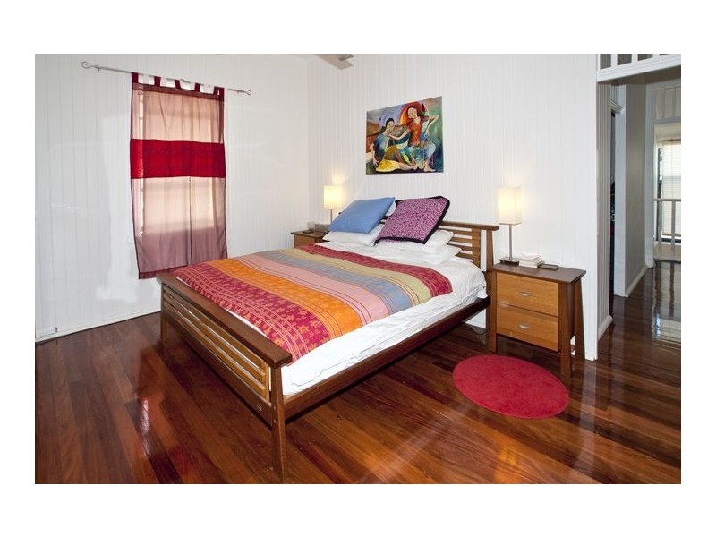 45 Perkins Street, Sandgate QLD 4017