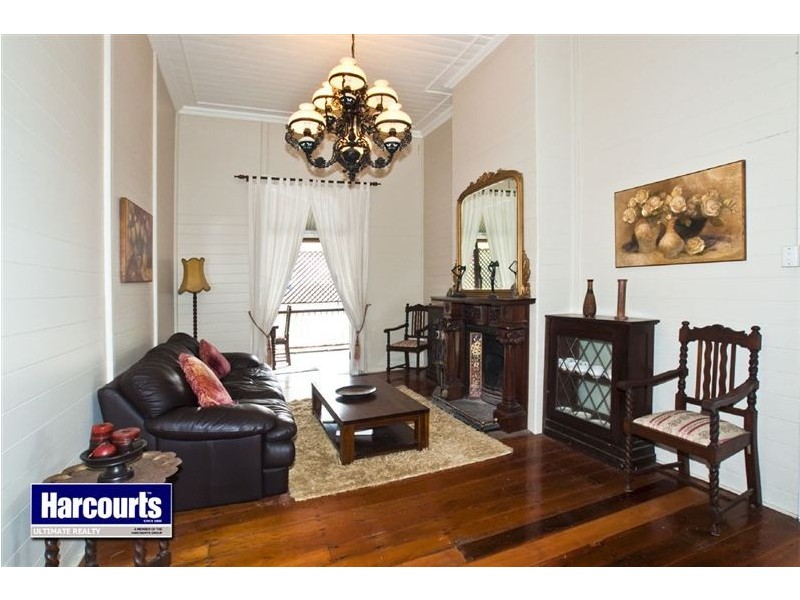 161 Brighton Road, Sandgate QLD 4017