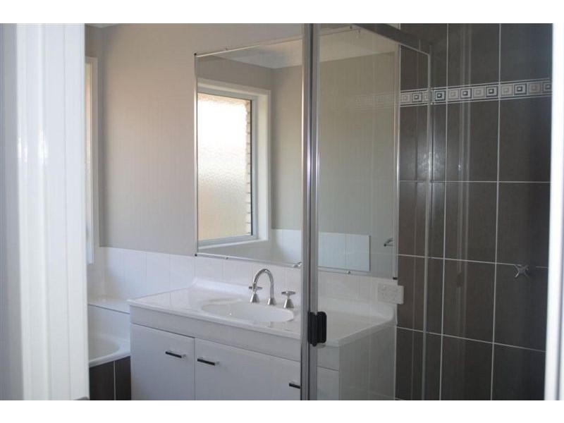 70 Agnew Street, Sandgate QLD 4017