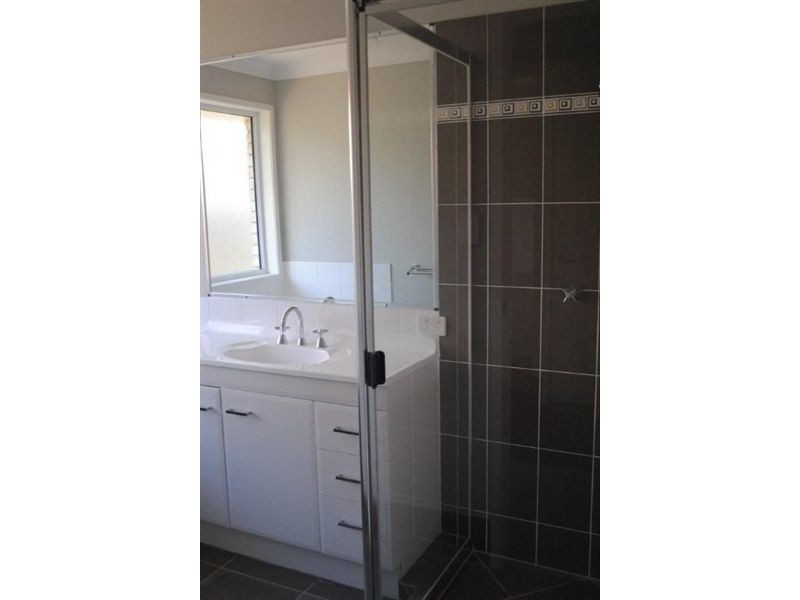 70 Agnew Street, Sandgate QLD 4017