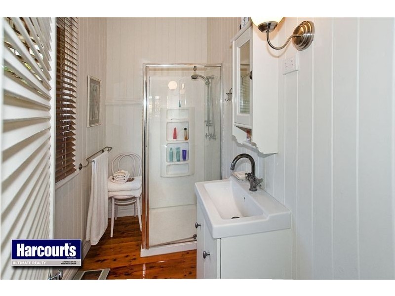 35 Palm Avenue, Sandgate QLD 4017