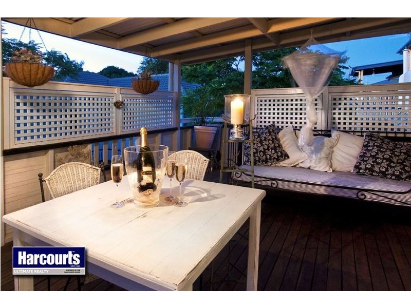 35 Palm Avenue, Sandgate QLD 4017