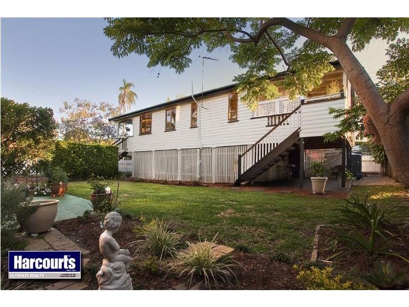 35 Palm Avenue, Sandgate QLD 4017