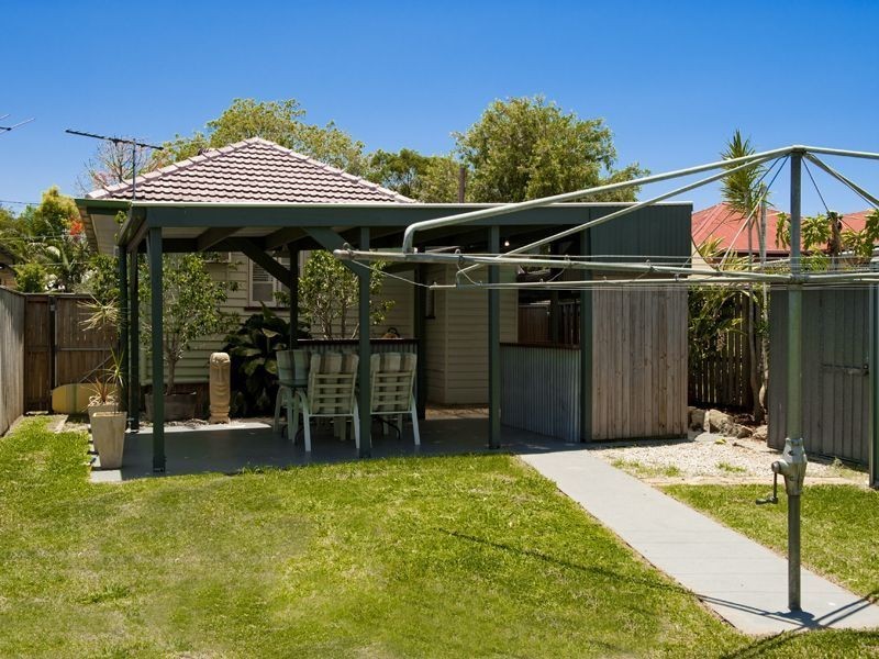 70 Burralong Street, Deagon QLD 4017