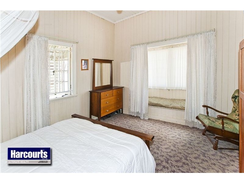 34 Towner Street, Sandgate QLD 4017