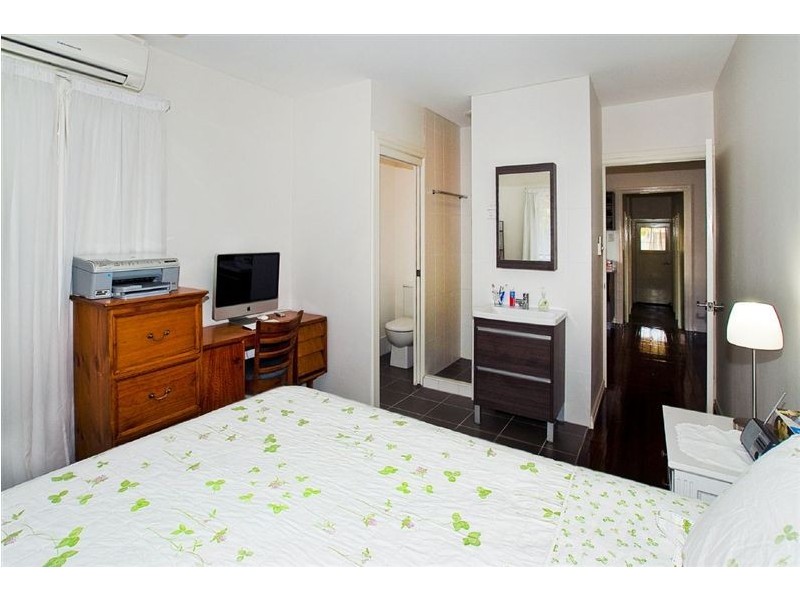 23 Murray Street, Sandgate QLD 4017