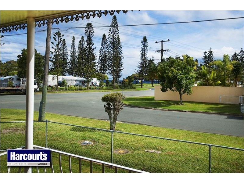 21 Fourth Avenue, Scarborough QLD 4020
