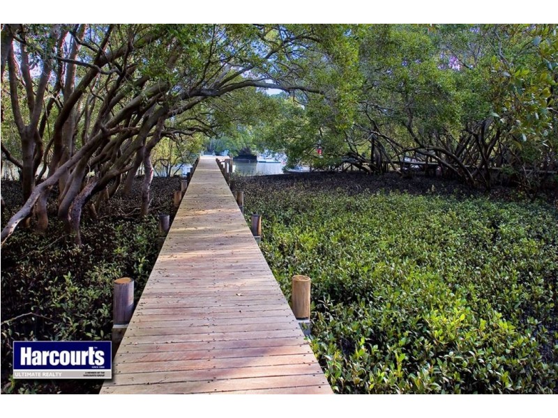 34 Wharf Street, Shorncliffe QLD 4017