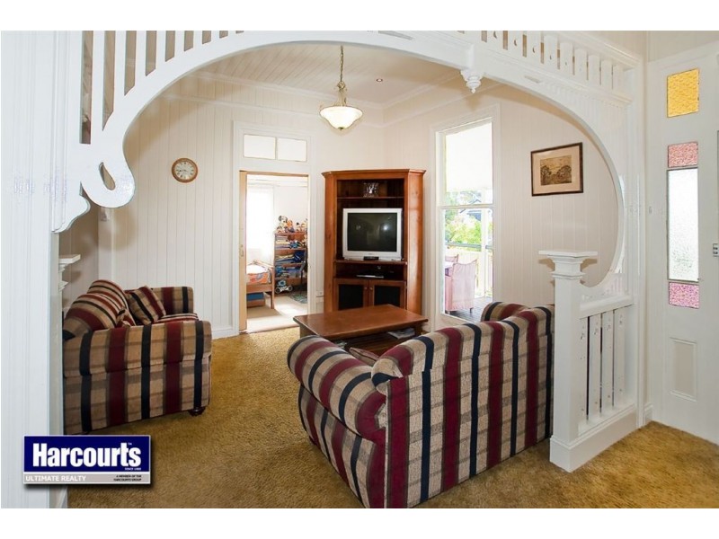 81 Palm Avenue, Shorncliffe QLD 4017