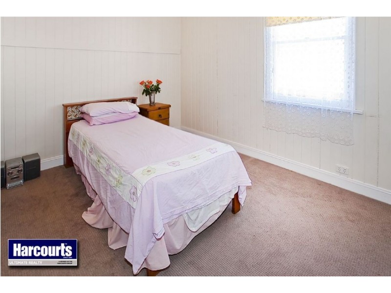 81 Palm Avenue, Shorncliffe QLD 4017