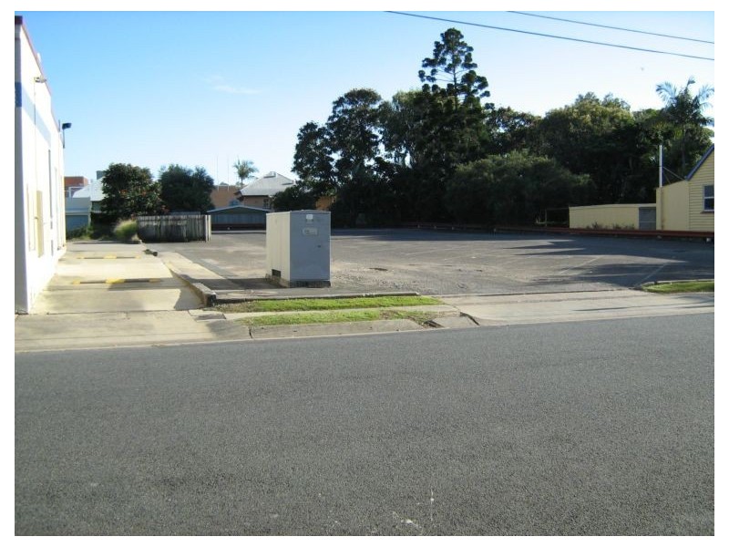 16  Brighton road, Sandgate QLD 4017