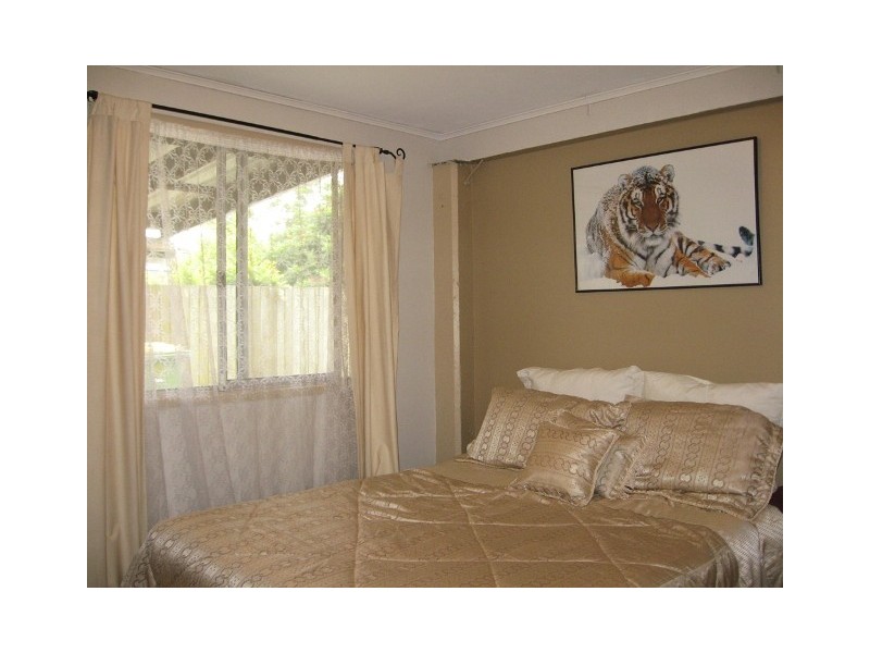 25 Kennedy Dr, Capalaba QLD 4157