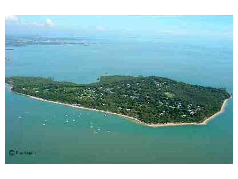8 Erobin Street, Coochiemudlo Island QLD 4184