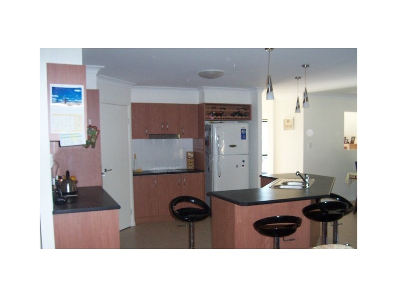 5 Caswell Crescent, Redland Bay QLD 4165