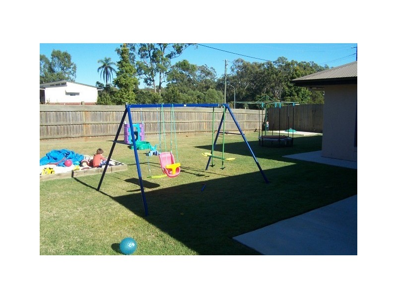 5 Caswell Crescent, Redland Bay QLD 4165