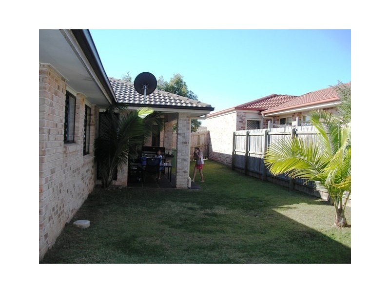 5 Seaholly Cres, Victoria Point QLD 4165
