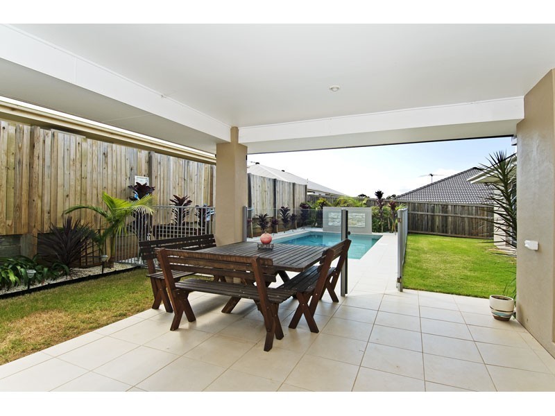 56 Aquila Street, Redland Bay QLD 4165
