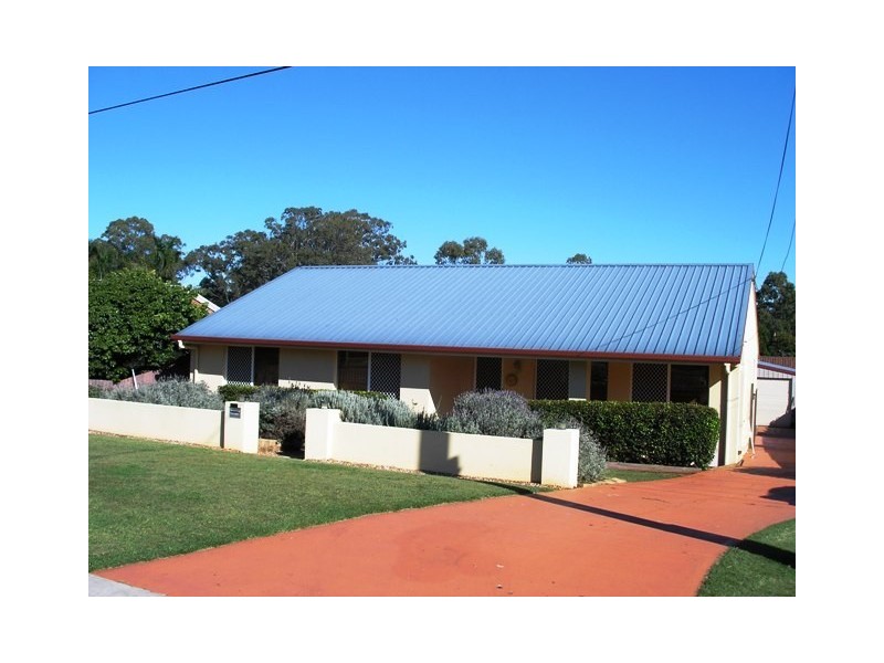 111 Cane St, Redland Bay QLD 4165