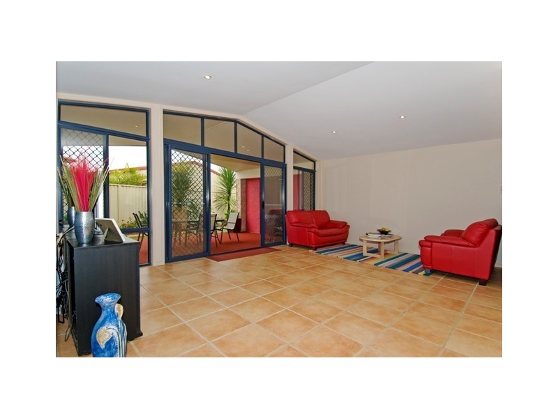 3 Judy Cl, Victoria Point QLD 4165