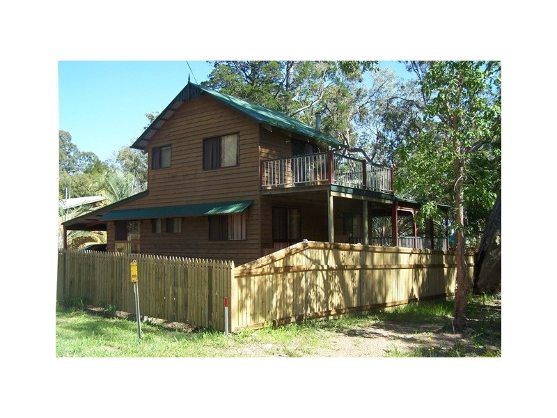 12 Mooroondu St, Coochiemudlo Island QLD 4184