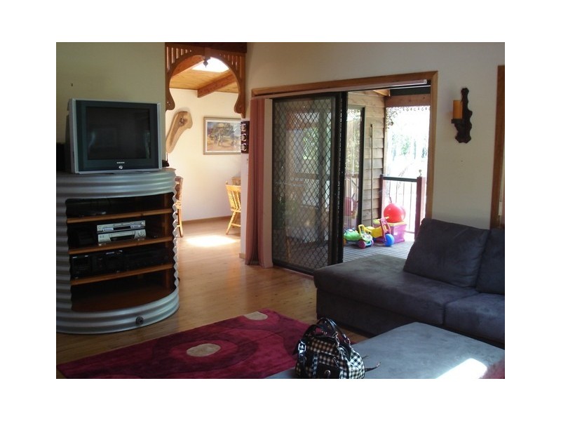 12 Mooroondu St, Coochiemudlo Island QLD 4184